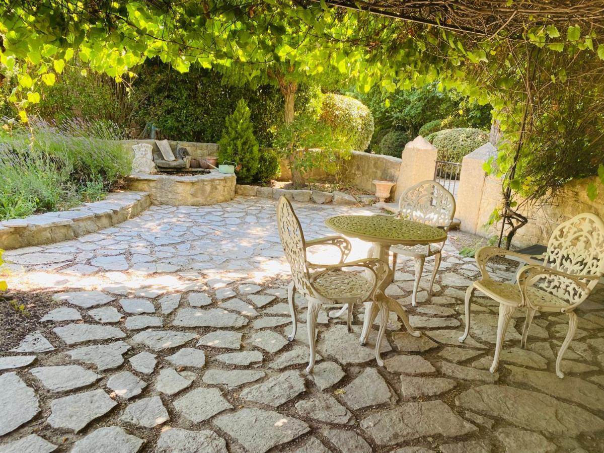 Gite Des Carmes And Spa Le Thor Exterior photo