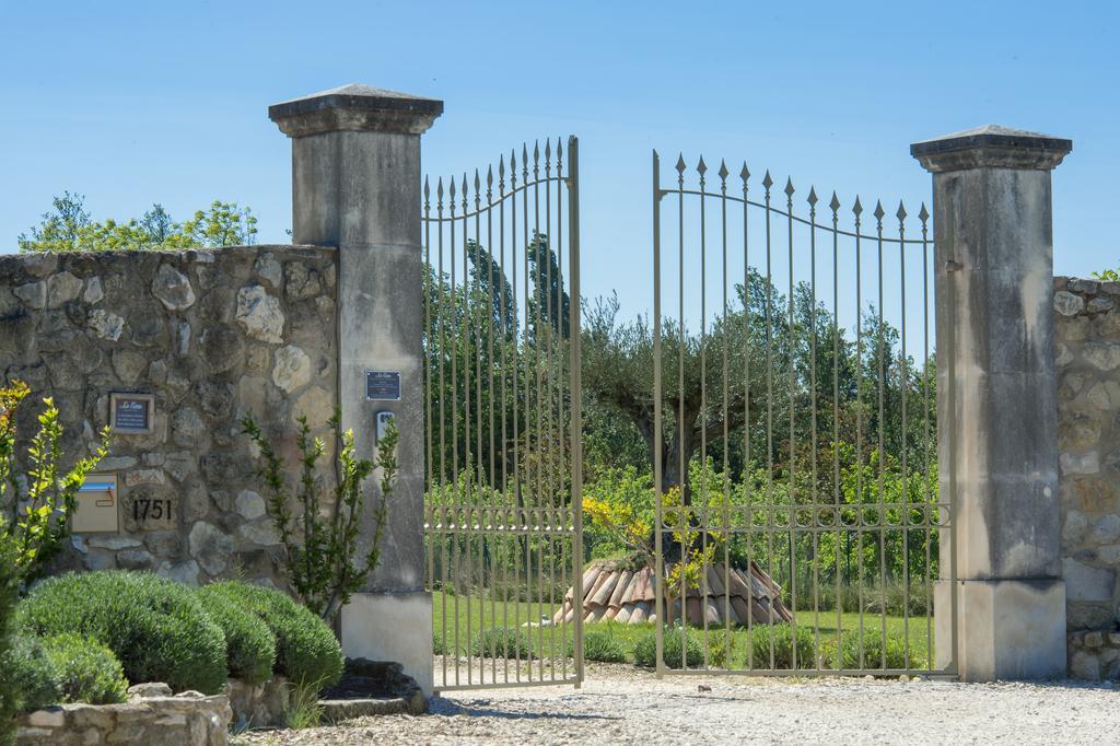 Gite Des Carmes And Spa Le Thor Exterior photo
